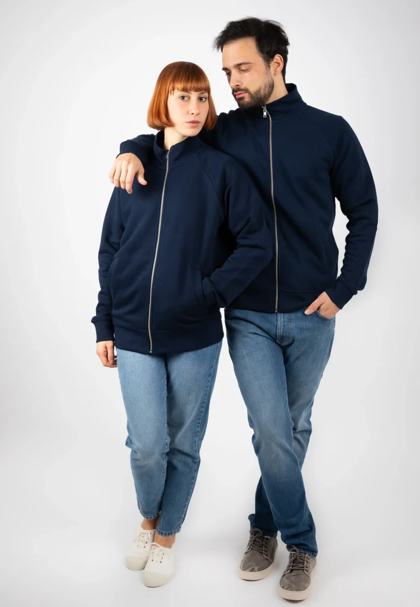 TRAILER | Nachhaltige Sweatshirt-Jacke aus Bio-Baumwolle – Bild 2