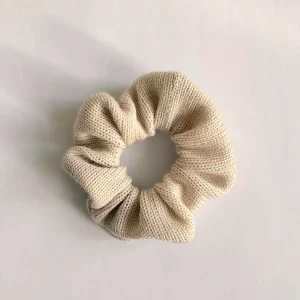 Strick Scrunchie Light Sand Merinowolle - handgefertigt in Berlin | Freiberg