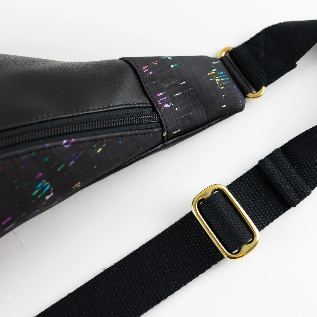 Bauchtasche Rainbow Kork Schwarz Size L - vegan und handgefertigt in Berlin | NOAS – Bild 6