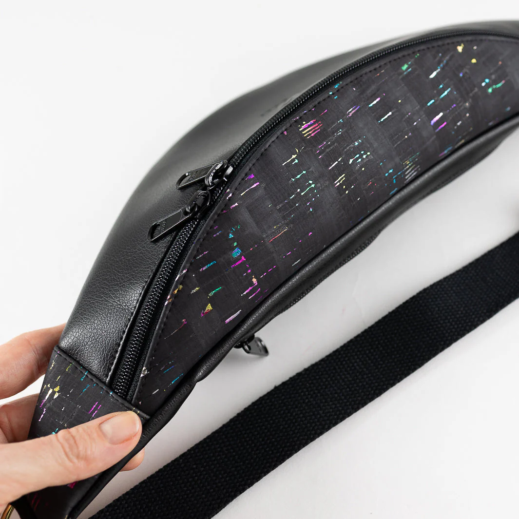 Bauchtasche Rainbow Kork Schwarz Size L - vegan und handgefertigt in Berlin | NOAS – Bild 7